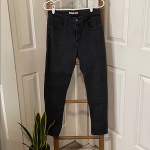 ‼️LAST CHANCE‼️ Levi’s High Rise Skinny Jeans